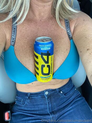 Hotmom image