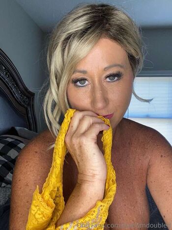 Hotmom image
