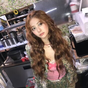 Huh Yunjin 허윤진