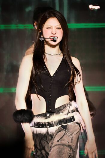 Huh Yunjin 허윤진