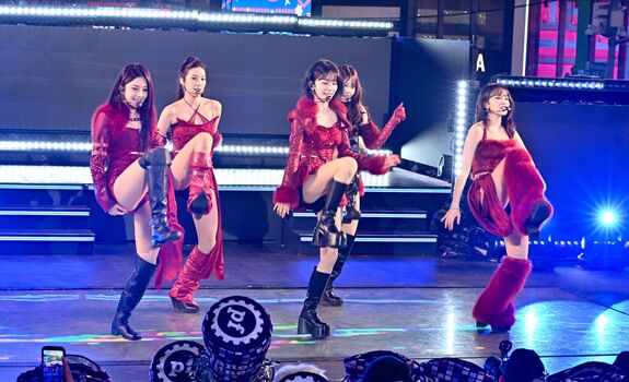 Huh Yunjin 허윤진