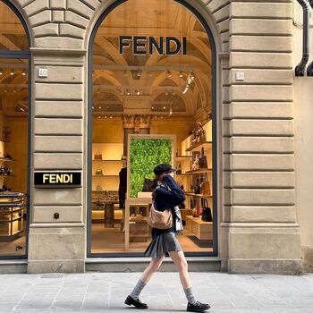 Huh yunjin 1 page 3 image