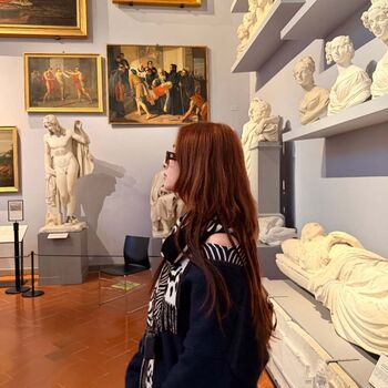 Huh yunjin 1 page 2 image