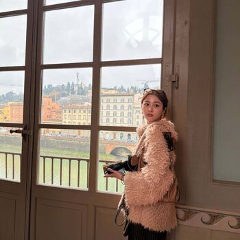 Huh yunjin 1 page 2 image