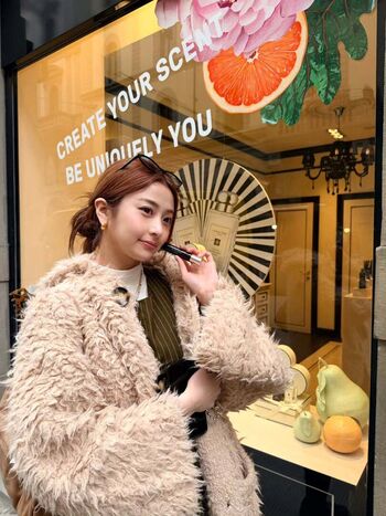 Huh yunjin 1 page 2 image