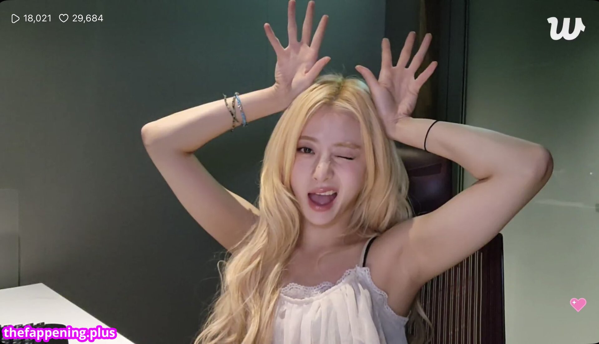 Huh Yunjin 허윤진