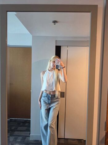 Huh Yunjin 허윤진