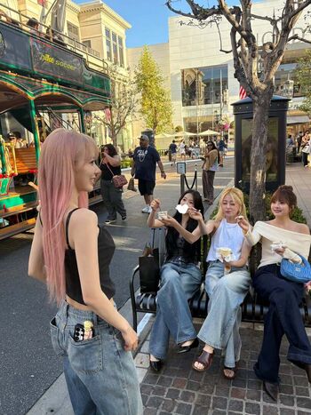 Huh yunjin 1 image