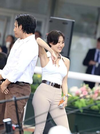 Hwasa image
