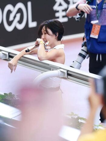 Hwasa image