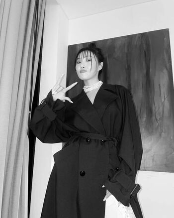 Hwasa image