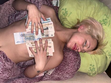 Hyst3ricang3l page 2 image