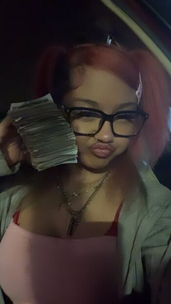 Ickysisterr image