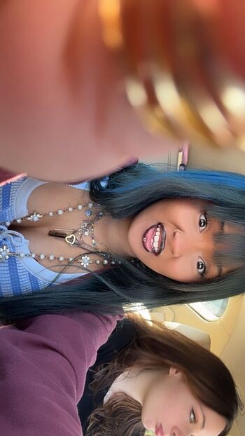 Ickysisterr image