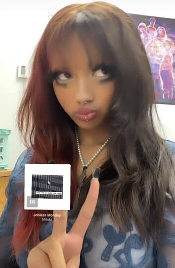 Ickysisterr image