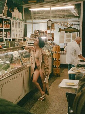 Ilana glazer image
