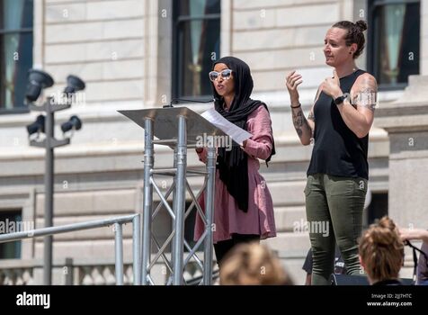 Ilhan omar image