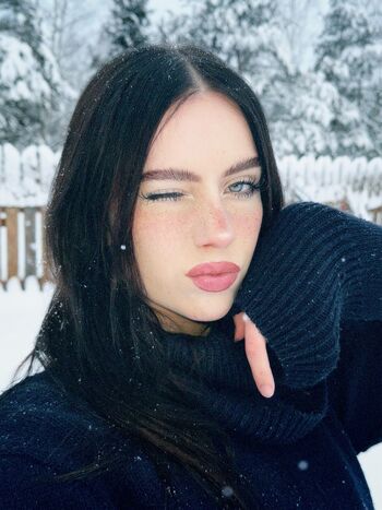 Irina minkina/ howeversnowy/rusian Billie eilish