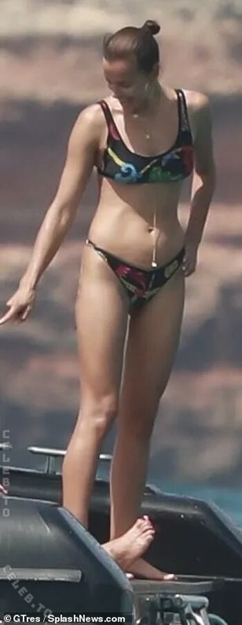 Irina shayk 1 page 16 image