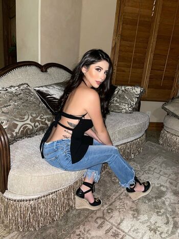 Isa monique hurtado page 3 image