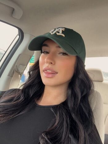 Isabella defonte image