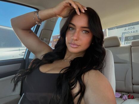 Isabella defonte image