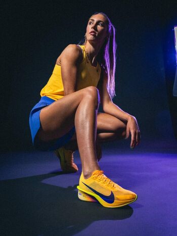 Isabella hayes image