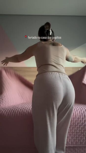 Isabella lacerda page 3 image