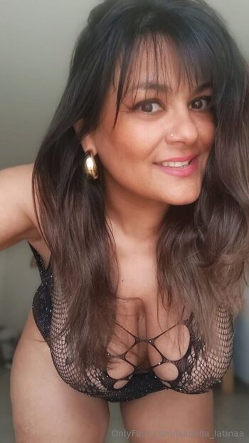 isabella_latinaa