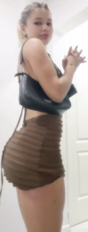 Isabella sochas image