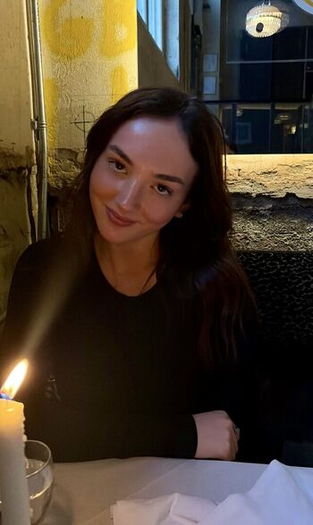 Isabelle smith image