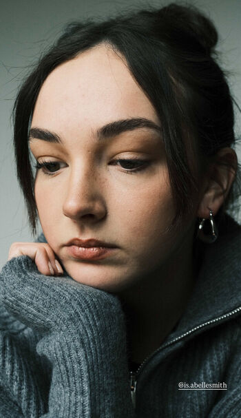 Isabelle smith image