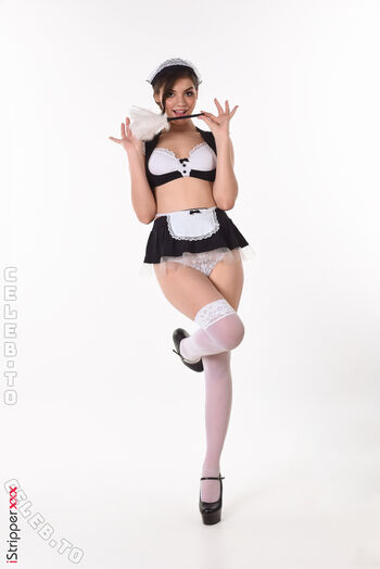 Istripper 1 page 3 image