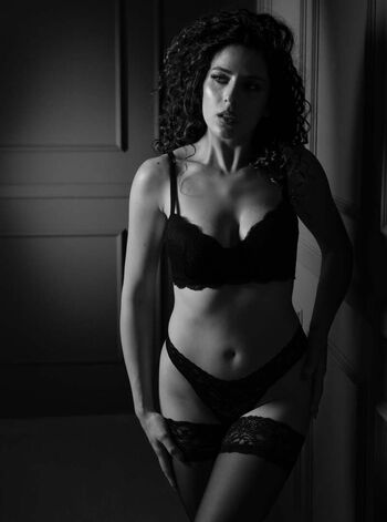 Italian girls image