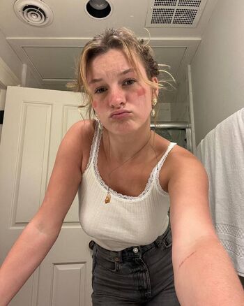 Itscarlyjane 1 page 2 image