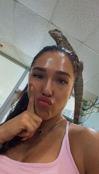 Itscarolinamarie3 image