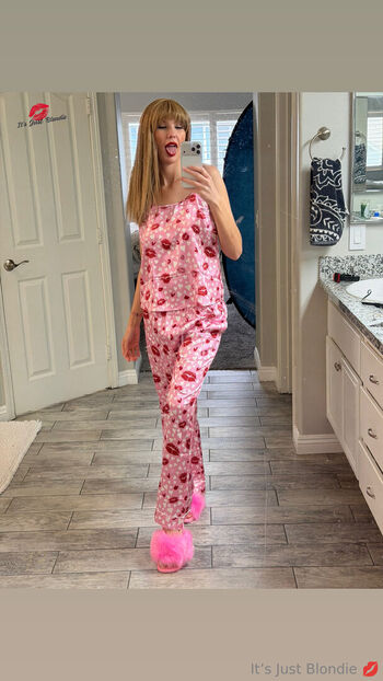 Itsjustblondie image