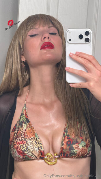Itsjustblondie image