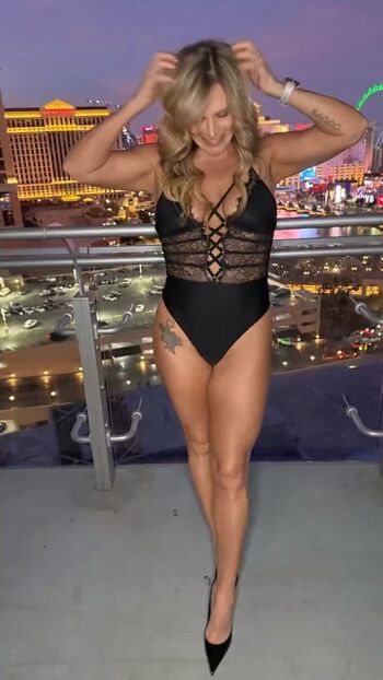 Itsnikkibitch xo image