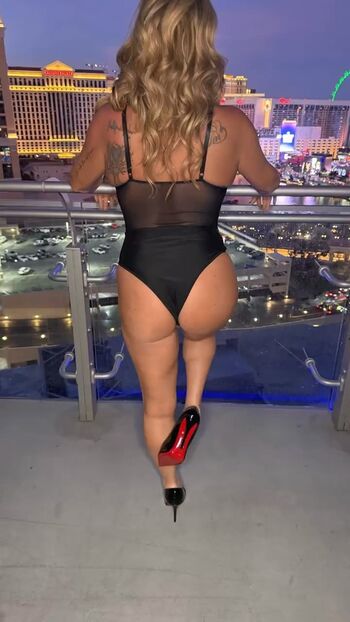 Itsnikkibitch xo image