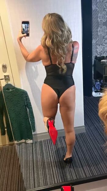 Itsnikkibitch xo image