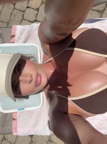 Itssammieraee page 3 image