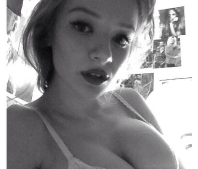 Itssarahparker image