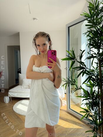 Itz sarah page 3 image