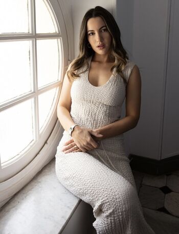 Ivana baquero image