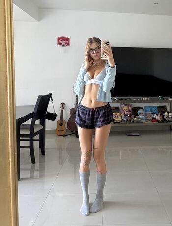 Ivasimmetria image