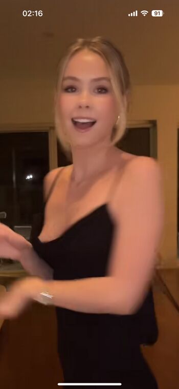 Iza And Elle Cryssanthander