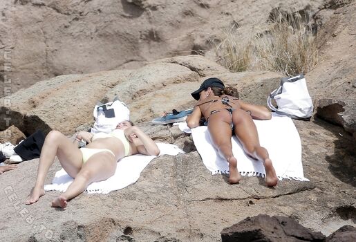 Izabel goulart page 3 image