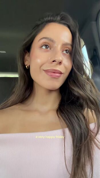 Izabella alvarez image