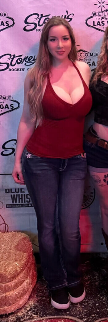 Izzy g image